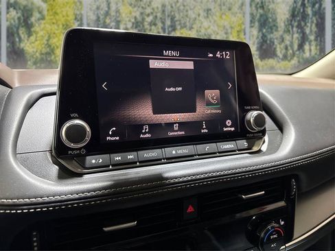 Used 2022 Nissan Rogue SV w/ SV Premium Package image 14