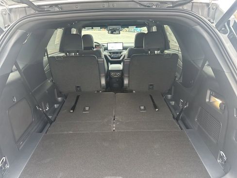 New 2026 Ford Explorer ST-Line w/ ST-Line Street Pack image 11