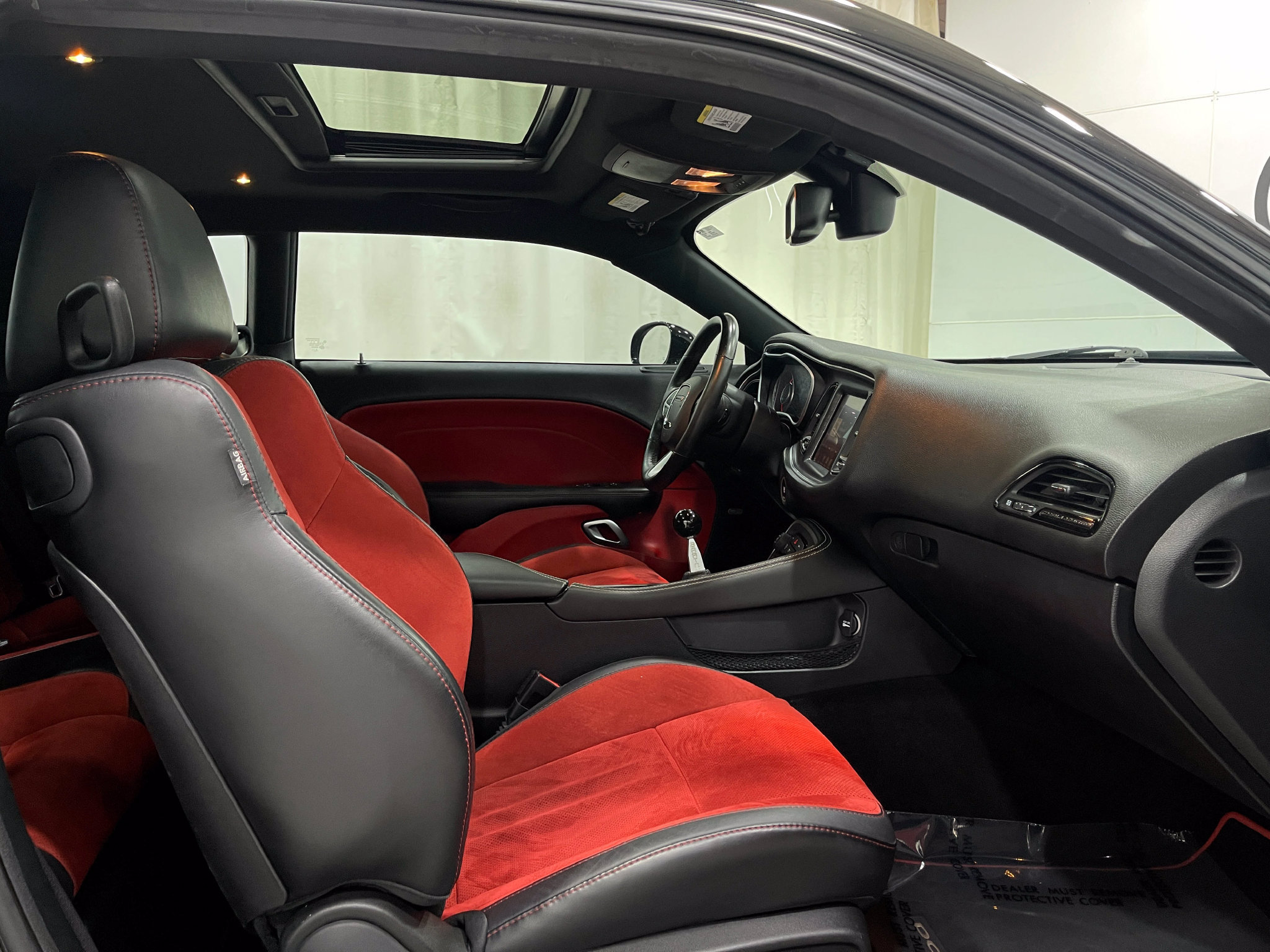 Used 2016 Dodge Challenger R/T Scat Pack w/ Leather Interior Group RWD image 31