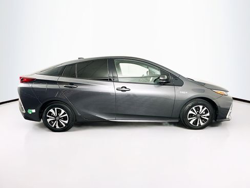 Used 2017 Toyota Prius Prime Advanced image 10
