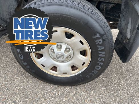 Used 2017 Nissan Titan SV AWD/4WD image 10