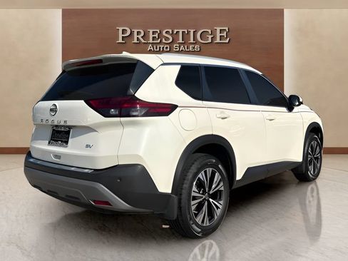 Used 2022 Nissan Rogue SV w/ SV Premium Package FWD image 26