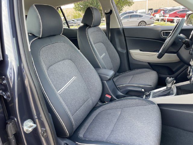 Used 2023 Hyundai Venue Limited w/ Cargo Package FWD image 25
