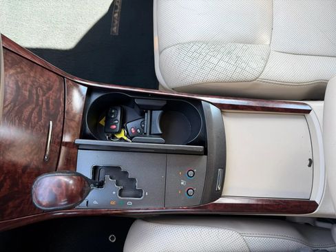 Used 2011 Toyota Avalon Limited FWD image 23