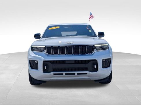 Used 2025 Jeep Grand Cherokee Overland w/ Luxury Tech Group IV AWD/4WD image 9
