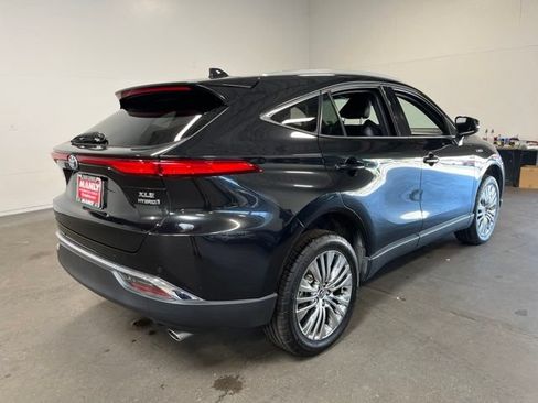 Used 2021 Toyota Venza XLE w/ Carpet Mat Package (TMS) AWD/4WD image 3