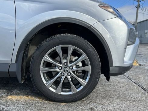 Used 2018 Toyota RAV4 Limited image 11