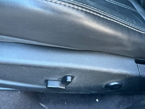 Used 2018 Chrysler 300 S RWD image 13