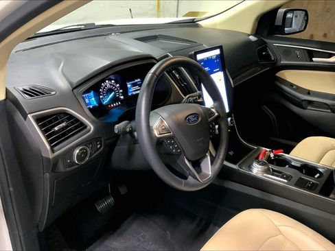 Used 2024 Ford Edge SEL w/ Convenience Package image 17
