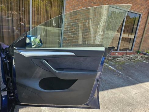 Used 2024 Tesla Model Y Long Range RWD image 58