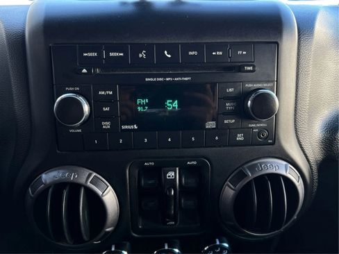 Used 2018 Jeep Wrangler Unlimited Sport S AWD/4WD image 16