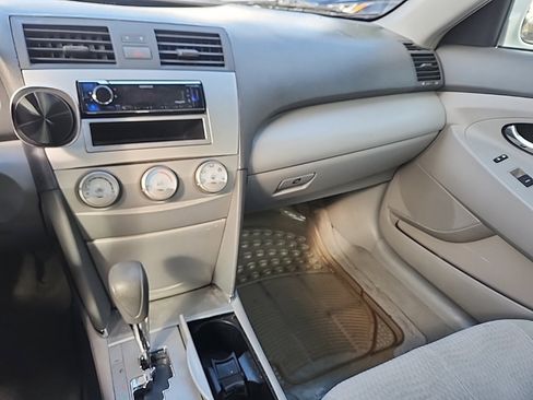 Used 2010 Toyota Camry image 11