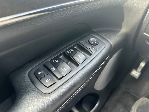 Used 2017 Jeep Grand Cherokee Limited AWD/4WD image 33