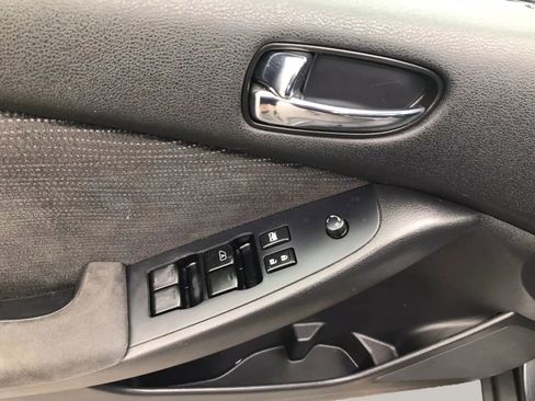 Used 2010 Nissan Altima 2.5 S FWD image 12