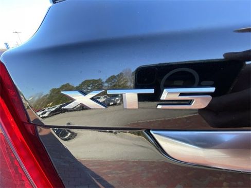Used 2019 Cadillac XT5 Base image 16
