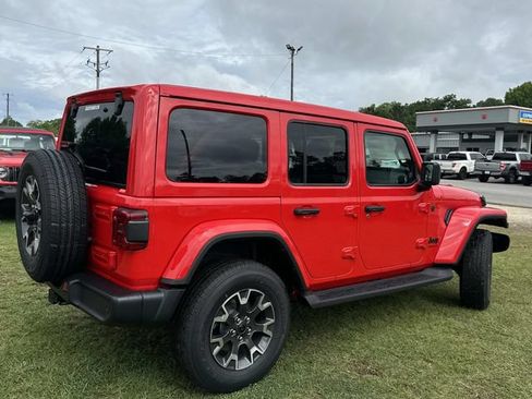 New 2026 Jeep Wrangler Unlimited Sahara w/ Safety Group AWD/4WD image 9