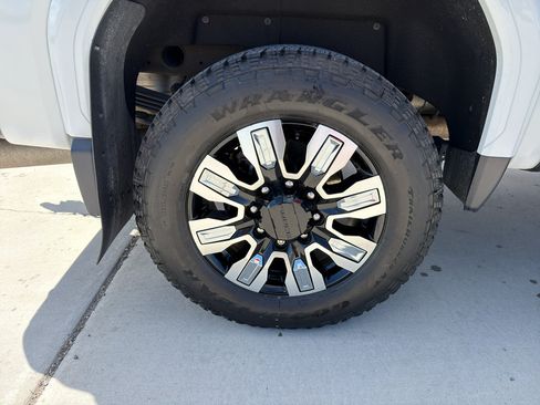 Used 2024 GMC Sierra 2500 Denali AWD/4WD image 24