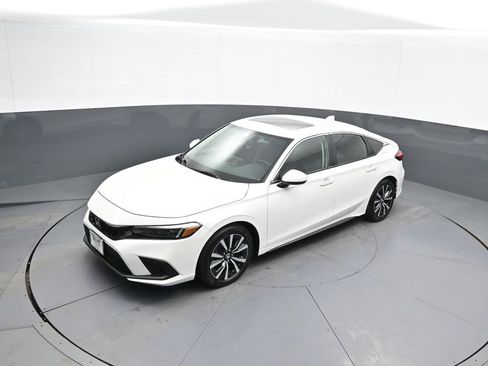 Certified 2024 Honda Civic EX-L image 33