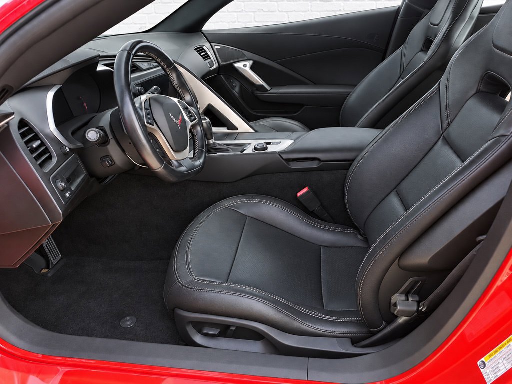Used 2017 Chevrolet Corvette Stingray Coupe w/ 1LT RWD image 7