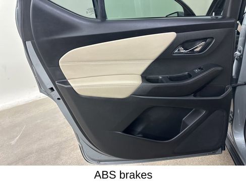 Certified 2023 Chevrolet Traverse LT image 30