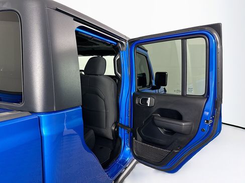 Used 2022 Jeep Gladiator Sport image 27