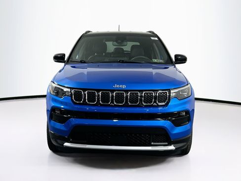 Used 2023 Jeep Compass Limited w/ Elite Group AWD/4WD image 2