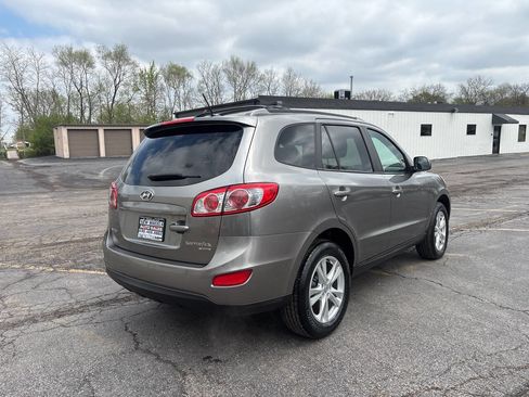 Used 2011 Hyundai Santa Fe SE image 5