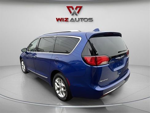 Used 2020 Chrysler Pacifica Limited image 11