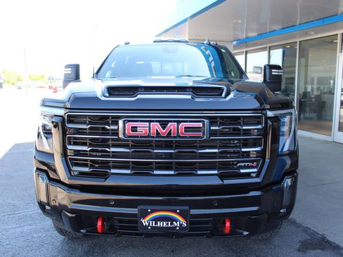 Used 2024 GMC Sierra 3500 AT4 w/ AT4 Premium Plus Package AWD/4WD image 10