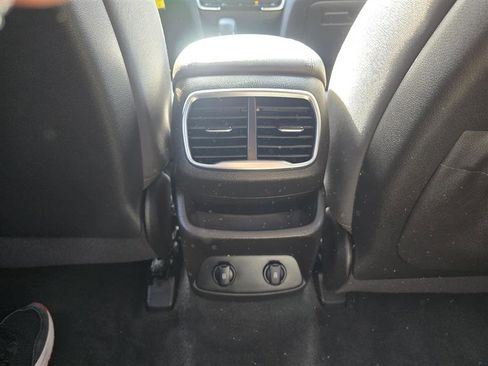 Used 2019 Hyundai Santa Fe SE image 39