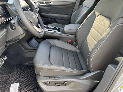 New 2026 Volkswagen Atlas Cross Sport SEL R-Line image 17