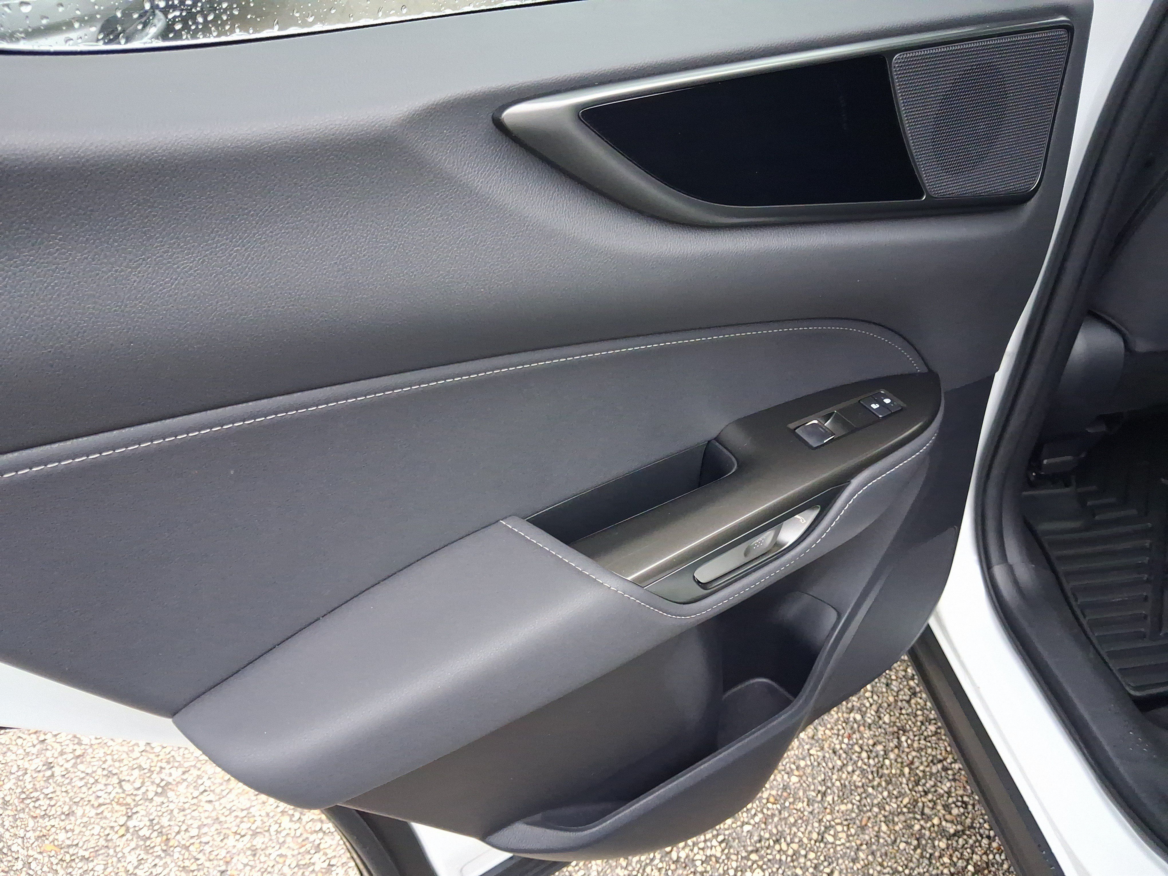 Used 2025 Lexus NX 250 FWD w/ Towing Package (2000 Lbs) image 9
