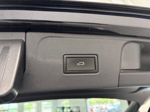 Used 2023 Volkswagen Atlas SEL AWD/4WD image 12