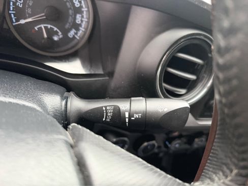 Used 2019 Toyota Tacoma TRD Off-Road image 22