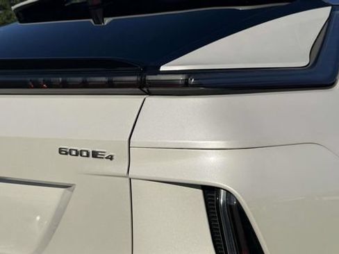 Certified 2024 Cadillac Lyriq Luxury AWD/4WD image 6