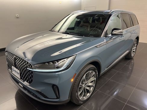 New 2026 Lincoln Aviator Reserve image 3