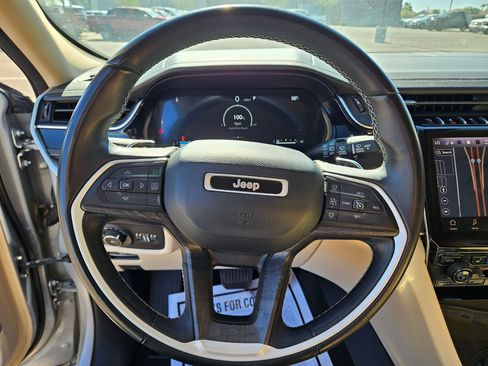 Used 2022 Jeep Grand Cherokee L Limited w/ Luxury Tech Group II AWD/4WD image 15