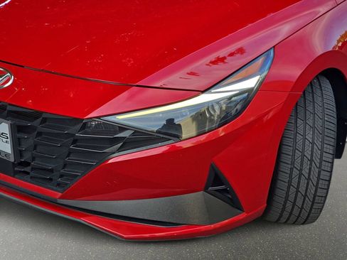 Used 2022 Hyundai Elantra Limited FWD image 34