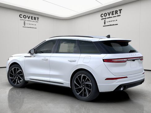 New 2025 Lincoln Corsair Grand Touring image 4