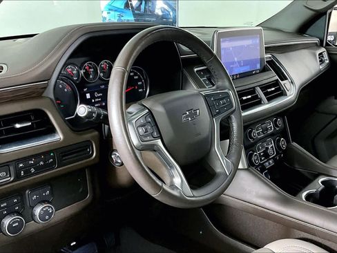 Used 2021 Chevrolet Tahoe Z71 w/ Luxury Package image 16