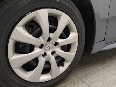 Used 2022 Toyota Corolla LE FWD image 31