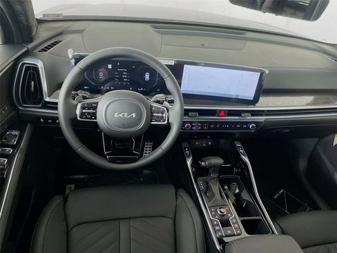 Certified 2024 Kia Sorento SX Prestige image 17