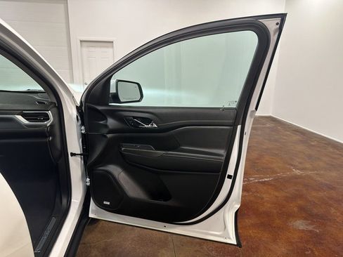 Used 2021 GMC Acadia SLT image 92