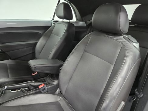 Used 2013 Volkswagen Beetle 2.5 image 14