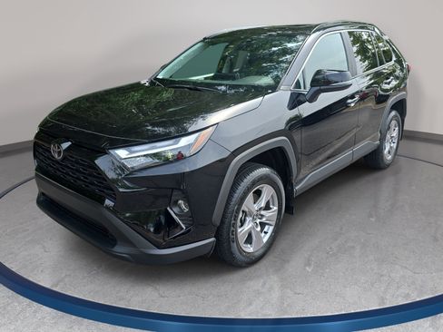 Used 2025 Toyota RAV4 XLE w/ Convenience Package FWD image 1