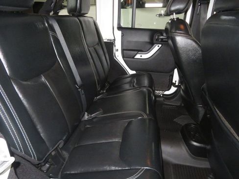 Used 2014 Jeep Wrangler Unlimited Sahara AWD/4WD image 27