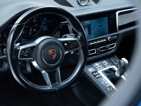 Certified 2021 Porsche Macan image 21