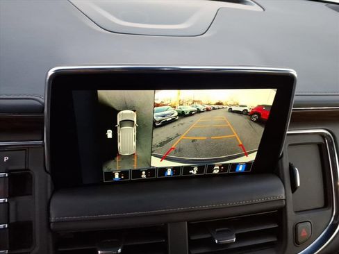 Used 2022 Chevrolet Suburban LT w/ LT Signature Package image 29