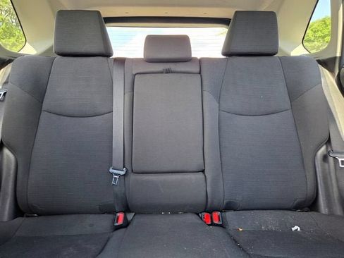 Used 2022 Toyota RAV4 LE AWD/4WD image 11