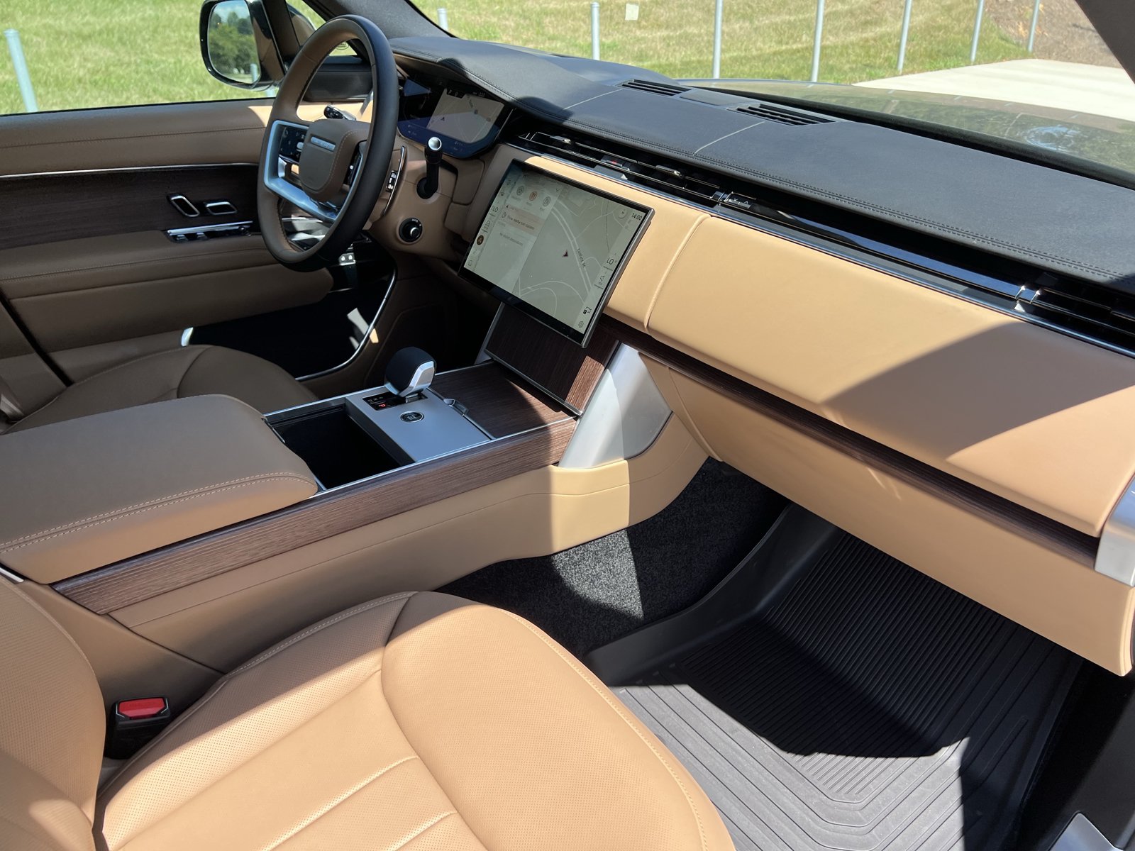 New 2026 Land Rover Range Rover SE AWD/4WD image 3